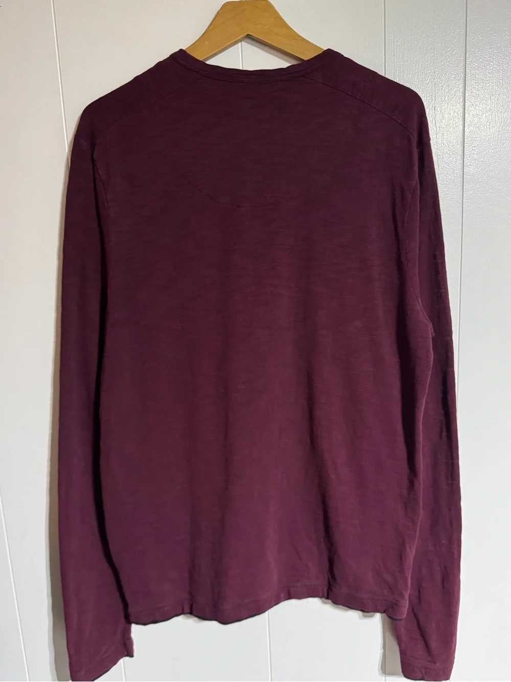 Guess Dark Red Henley Shirt Mens Large Two Tone Affliction Style Y2K Henley Tee